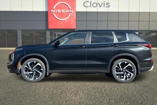 2023 Mitsubishi Outlander SE