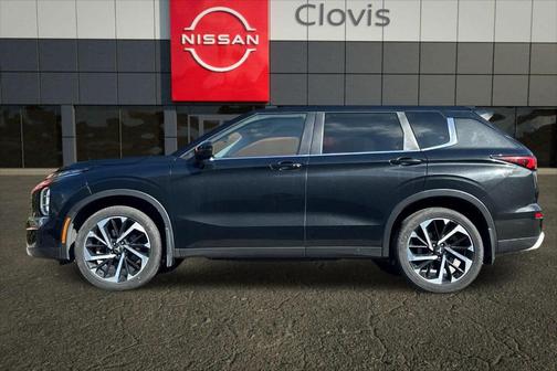 2023 Mitsubishi Outlander SE