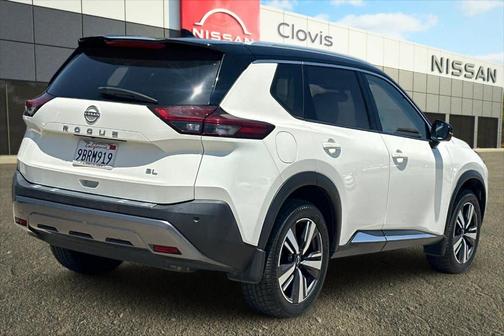 2022 Nissan Rogue SL
