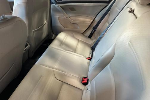 2015 Volkswagen Golf TDI SE 4-Door