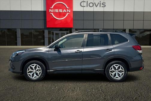 Magnetite Gray Metallic 2024 Subaru Forester Premium