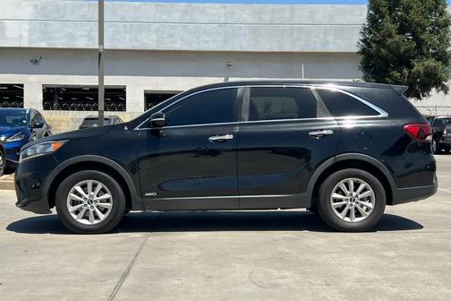 Ebony Black 2020 Kia Sorento LX V6