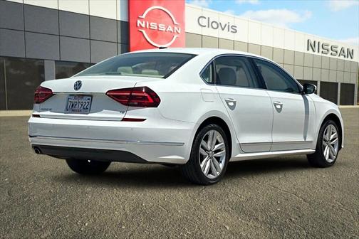 2017 Volkswagen Passat 1.8T SE w/Technology