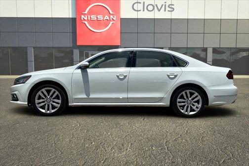 2017 Volkswagen Passat 1.8T SE w/Technology