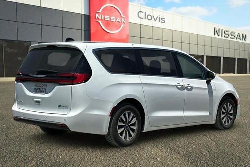 2023 Chrysler Pacifica Hybrid Touring L