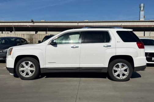 Summit White 2017 GMC Terrain SLT