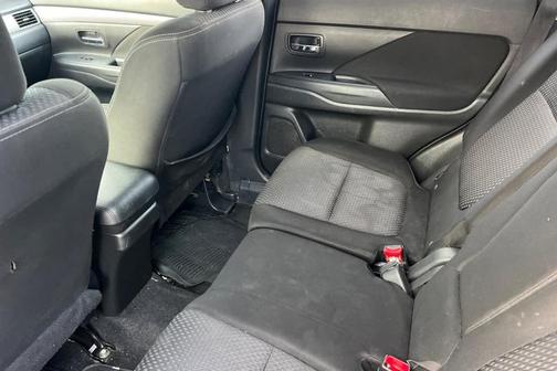 2017 Mitsubishi Outlander ES