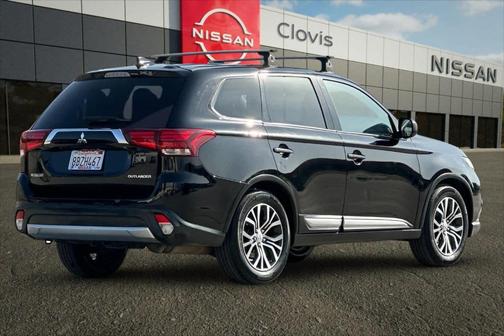 2017 Mitsubishi Outlander ES