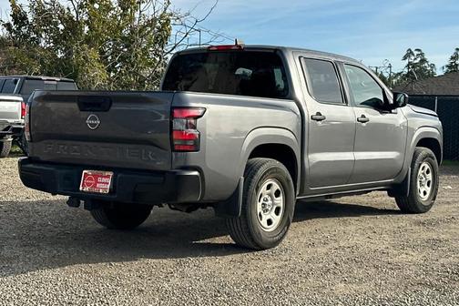 2022 Nissan Frontier S