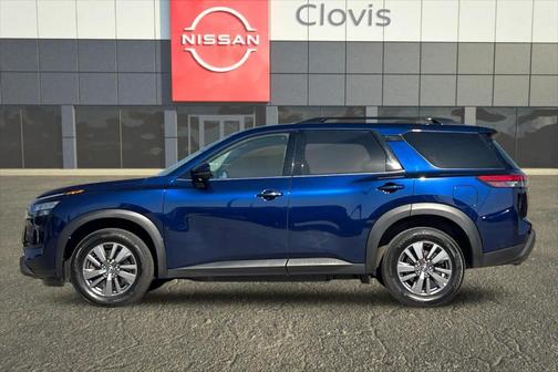 2025 Nissan Pathfinder SV