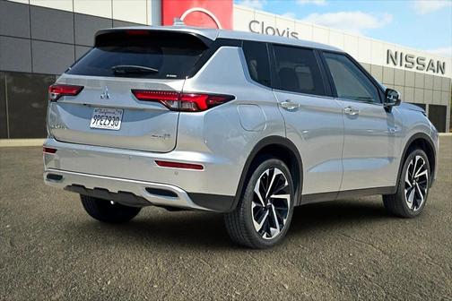 2024 Mitsubishi Outlander PHEV SE