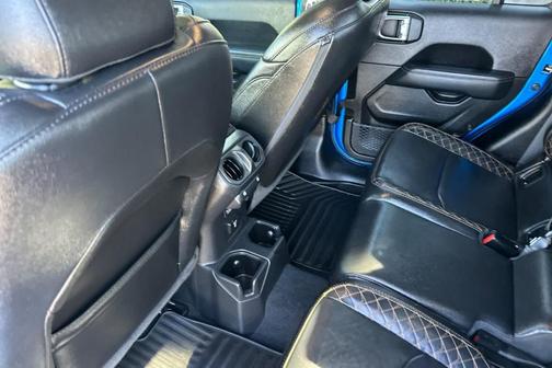 Hydro Blue Pearlcoat 2023 Jeep Gladiator Overland