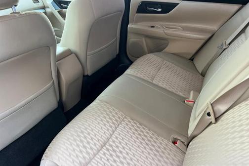 Cayenne Red 2016 Nissan Altima 2.5 S