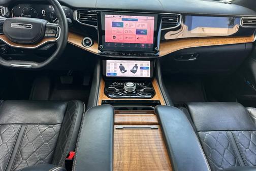 2024 Jeep Grand Wagoneer L Series III