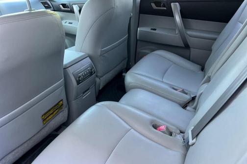 Blizzard Pearl 2008 Toyota Highlander Sport