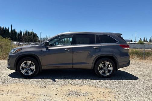 Predawn Gray Mica 2017 Toyota Highlander Hybrid Limited