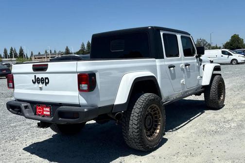 Bright White Clearcoat 2022 Jeep Gladiator Sport