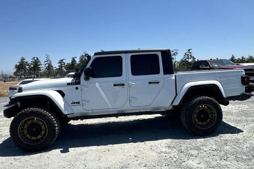 Bright White Clearcoat 2022 Jeep Gladiator Sport