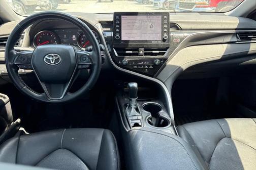 Wind Chill Pearl / Midnight Black Metallic 2021 Toyota Camry XSE