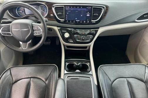 2023 Chrysler Pacifica Hybrid Limited