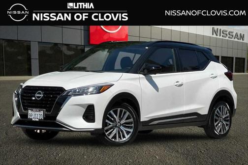 Aspen White / Super Black 2024 Nissan Kicks SR