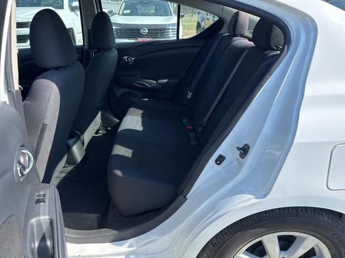 2013 Nissan Versa 1.6 SL