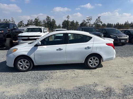 2013 Nissan Versa 1.6 SL