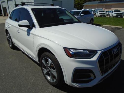 Ibis White 2023 Audi Q5 40 Premium