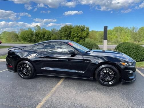 2018 Ford Shelby GT350 Base