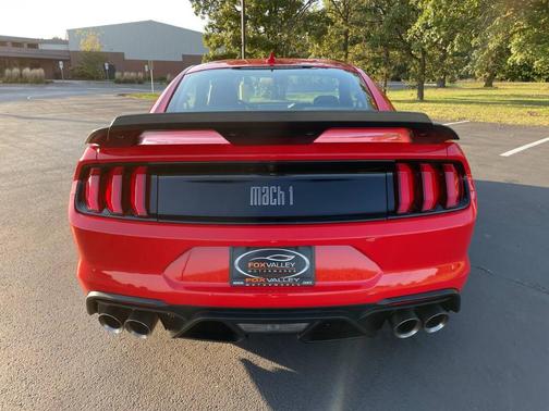 2022 Ford Mustang Mach 1