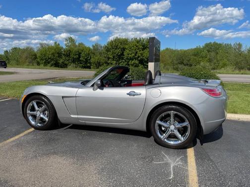 2008 Saturn Sky Red Line