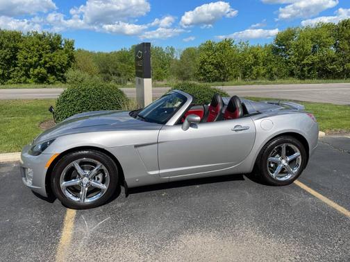 2008 Saturn Sky Red Line