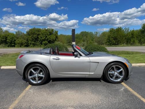 2008 Saturn Sky Red Line