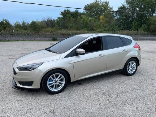 Silver 2018 Ford Focus SE
