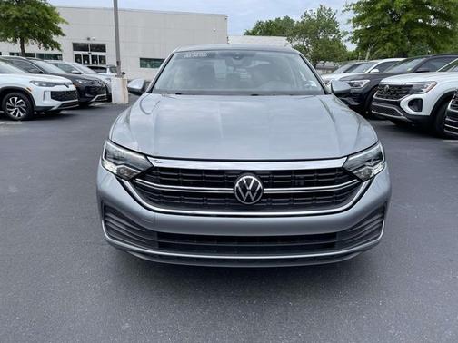 Pyrite Silver Metallic 2023 Volkswagen Jetta 1.5T SE