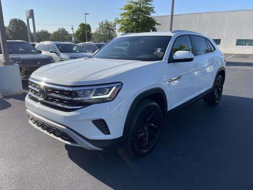 Pure White 2023 Volkswagen Atlas Cross Sport 3.6 V6 SE w/ Technology
