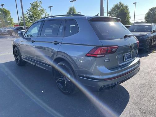 Platinum Gray Metallic 2023 Volkswagen Tiguan 2.0T SE R-Line Black