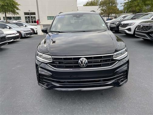 2024 Volkswagen Tiguan 2.0T SE R-Line Black