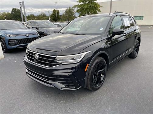 2024 Volkswagen Tiguan 2.0T SE R-Line Black