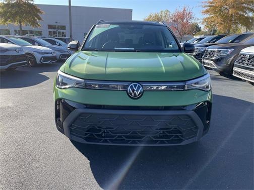 2025 Volkswagen Taos 1.5T SE Black