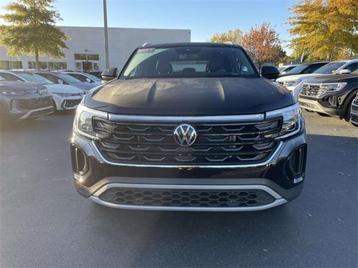 2025 Volkswagen Atlas Cross Sport 2.0T SE w/ Technology