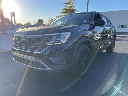 2025 Volkswagen Atlas Cross Sport 2.0T SE w/ Technology