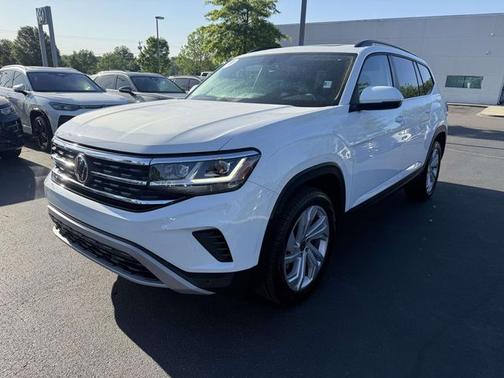 Pure White 2023 Volkswagen Atlas 3.6 SE w/ Technology