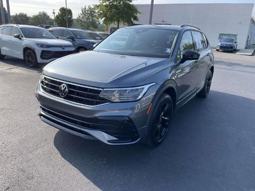 Platinum Gray Metallic 2023 Volkswagen Tiguan 2.0T SE R-Line Black
