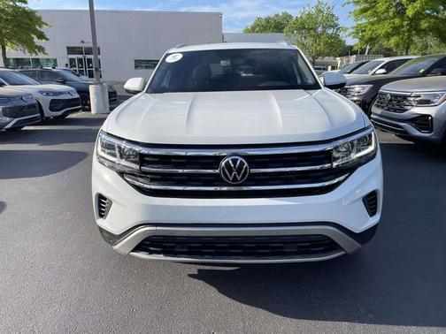 Pure White 2023 Volkswagen Atlas Cross Sport 3.6 V6 SE w/ Technology