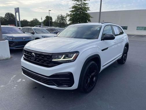Opal White Pearl Effect 2023 Volkswagen Atlas Cross Sport 3.6 V6 SEL R-Line Black