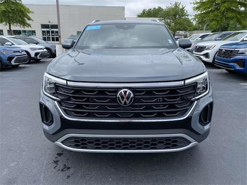 2024 Volkswagen Atlas Cross Sport 2.0T SE w/ Technology