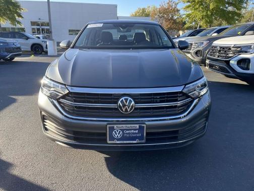 Platinum Gray Metallic 2024 Volkswagen Jetta 1.5T SE