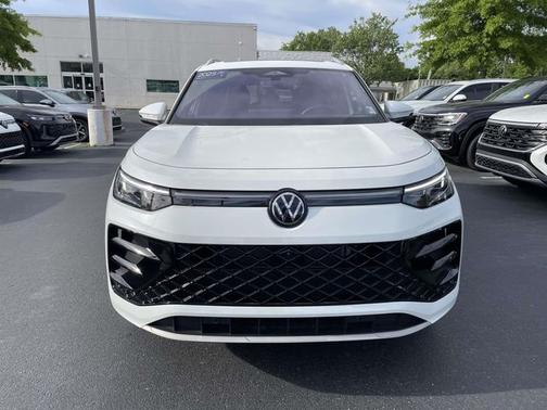 Opal White Pearl Effect 2025 Volkswagen Tiguan 2.0T SEL R-Line
