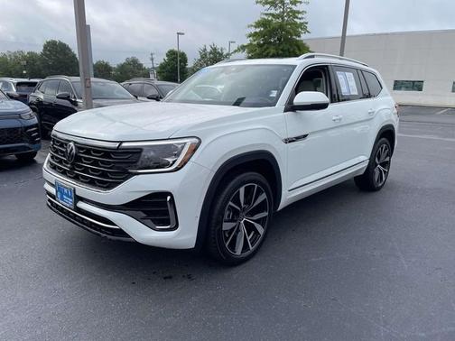 Opal White Pearl Effect 2025 Volkswagen Atlas 2.0T SEL Premium R-Line